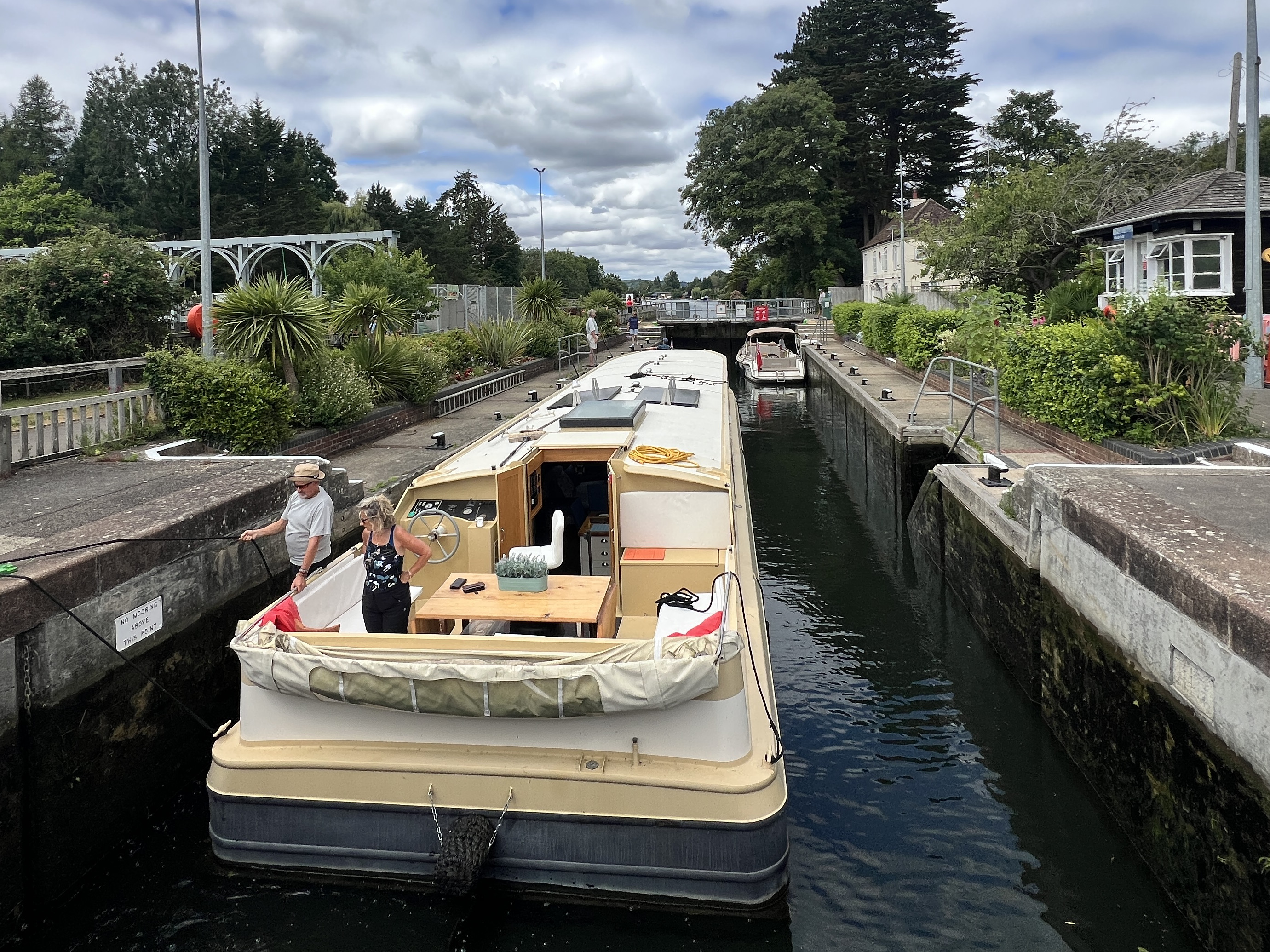 In the lock with Thames Boat